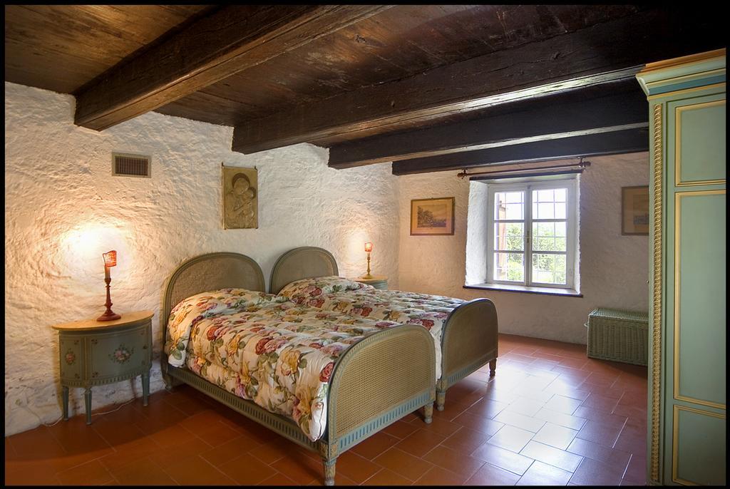 Agriturismo Famiglia Al Castello Di Bagnolo Bagnolo Piemonte Δωμάτιο φωτογραφία