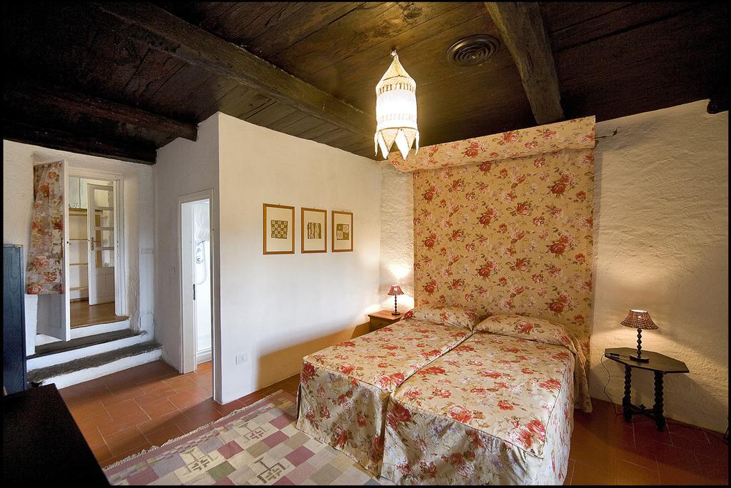 Agriturismo Famiglia Al Castello Di Bagnolo Bagnolo Piemonte Δωμάτιο φωτογραφία