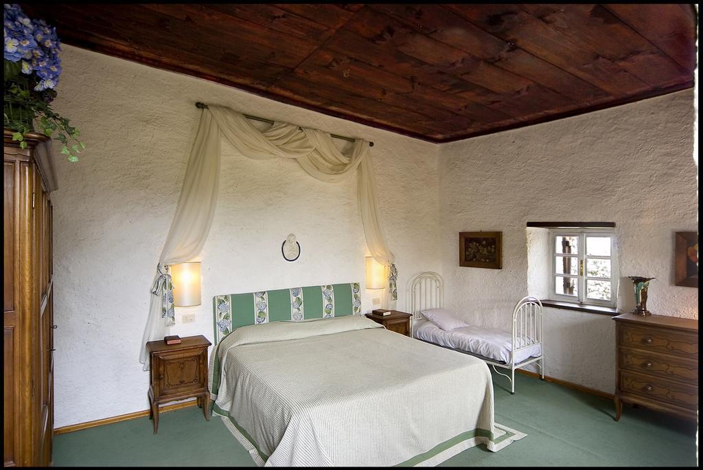 Agriturismo Famiglia Al Castello Di Bagnolo Bagnolo Piemonte Δωμάτιο φωτογραφία