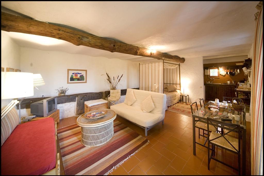 Agriturismo Famiglia Al Castello Di Bagnolo Bagnolo Piemonte Δωμάτιο φωτογραφία