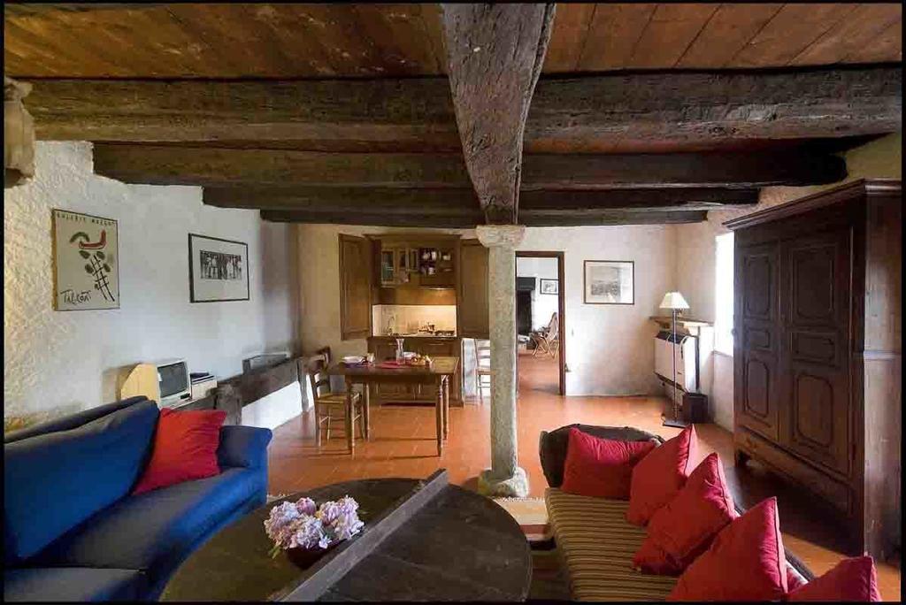 Agriturismo Famiglia Al Castello Di Bagnolo Bagnolo Piemonte Δωμάτιο φωτογραφία