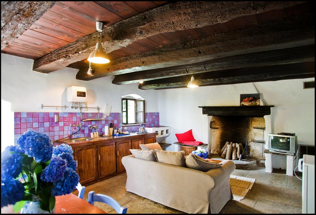 Agriturismo Famiglia Al Castello Di Bagnolo Bagnolo Piemonte Δωμάτιο φωτογραφία